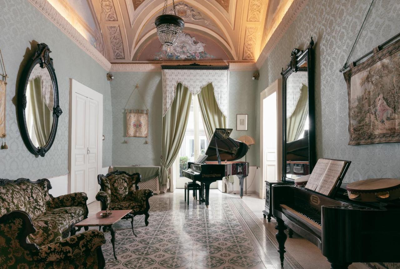 Carafa Di Maddaloni Residenza Di Charme Hotel Nápoly Kültér fotó