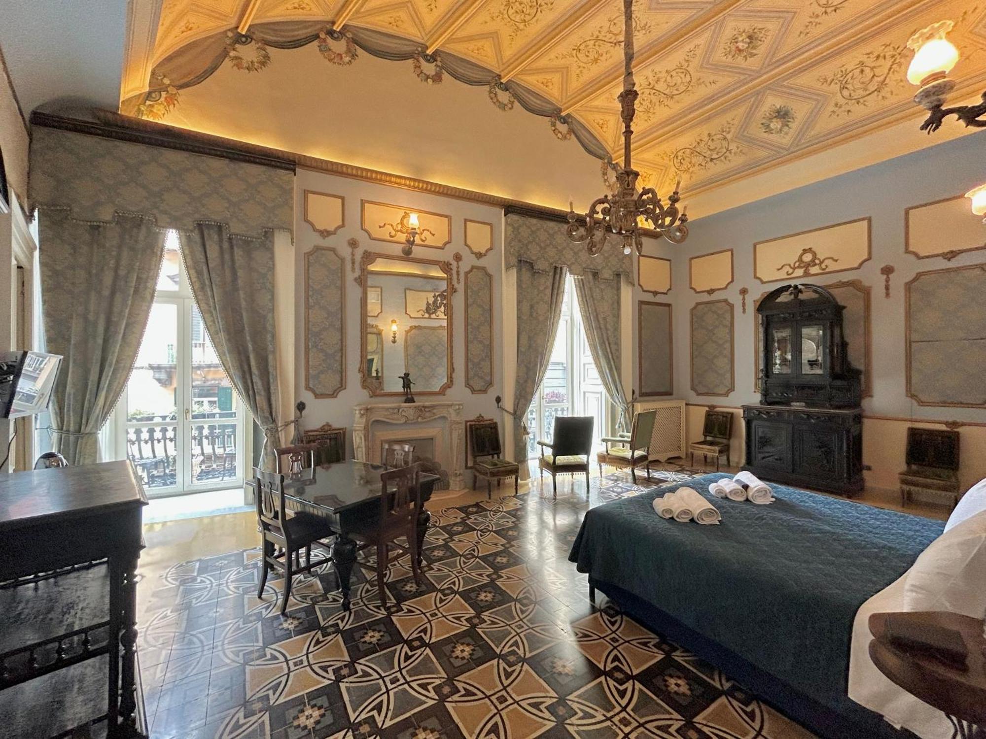 Carafa Di Maddaloni Residenza Di Charme Hotel Nápoly Kültér fotó